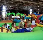 Dynamic land valenciennes - enfant dans une structure gonflable